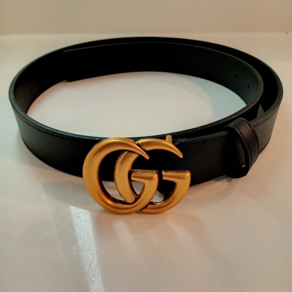 Gucci Black Leather Gold GG Buckle Belt